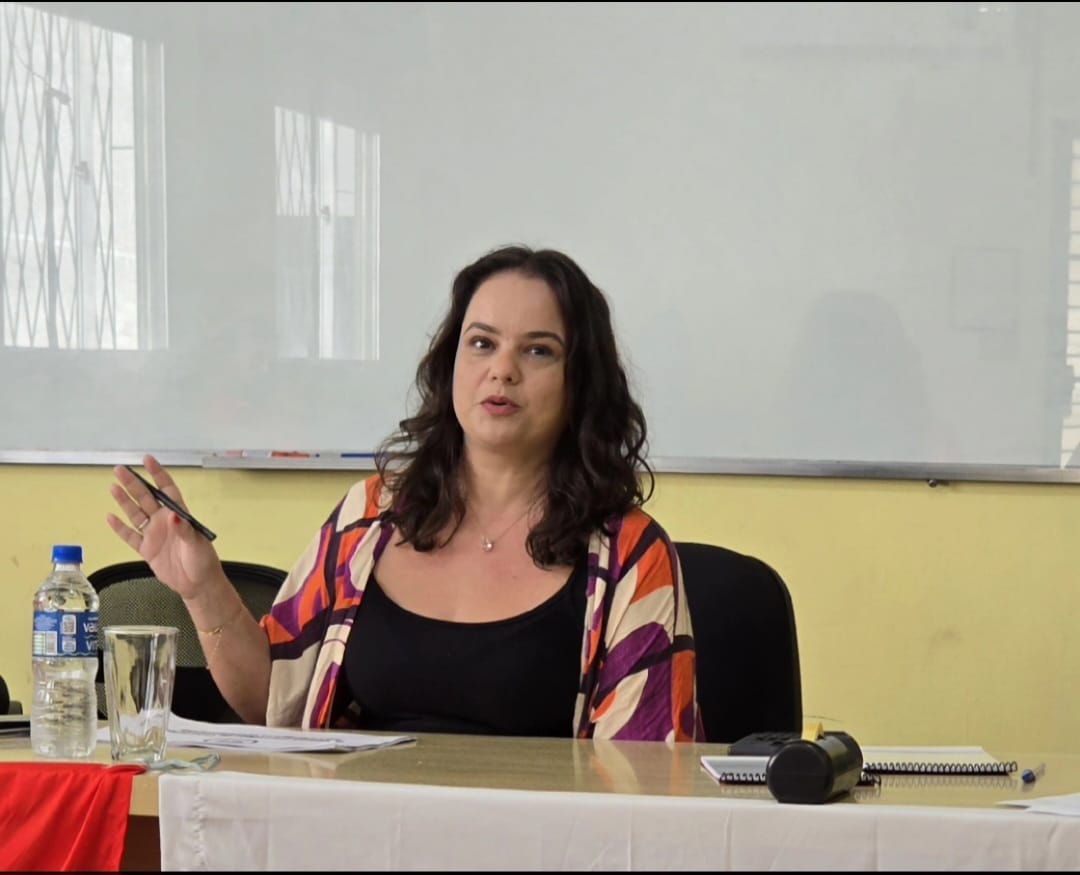 Dra. Caroline Ferreira Anversa