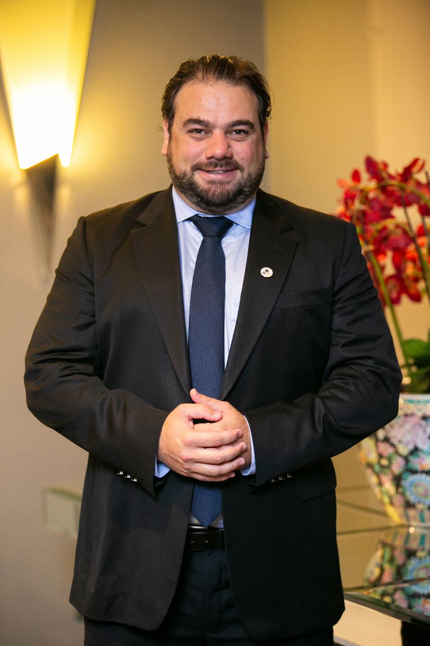 Dr. Fernando Rubin